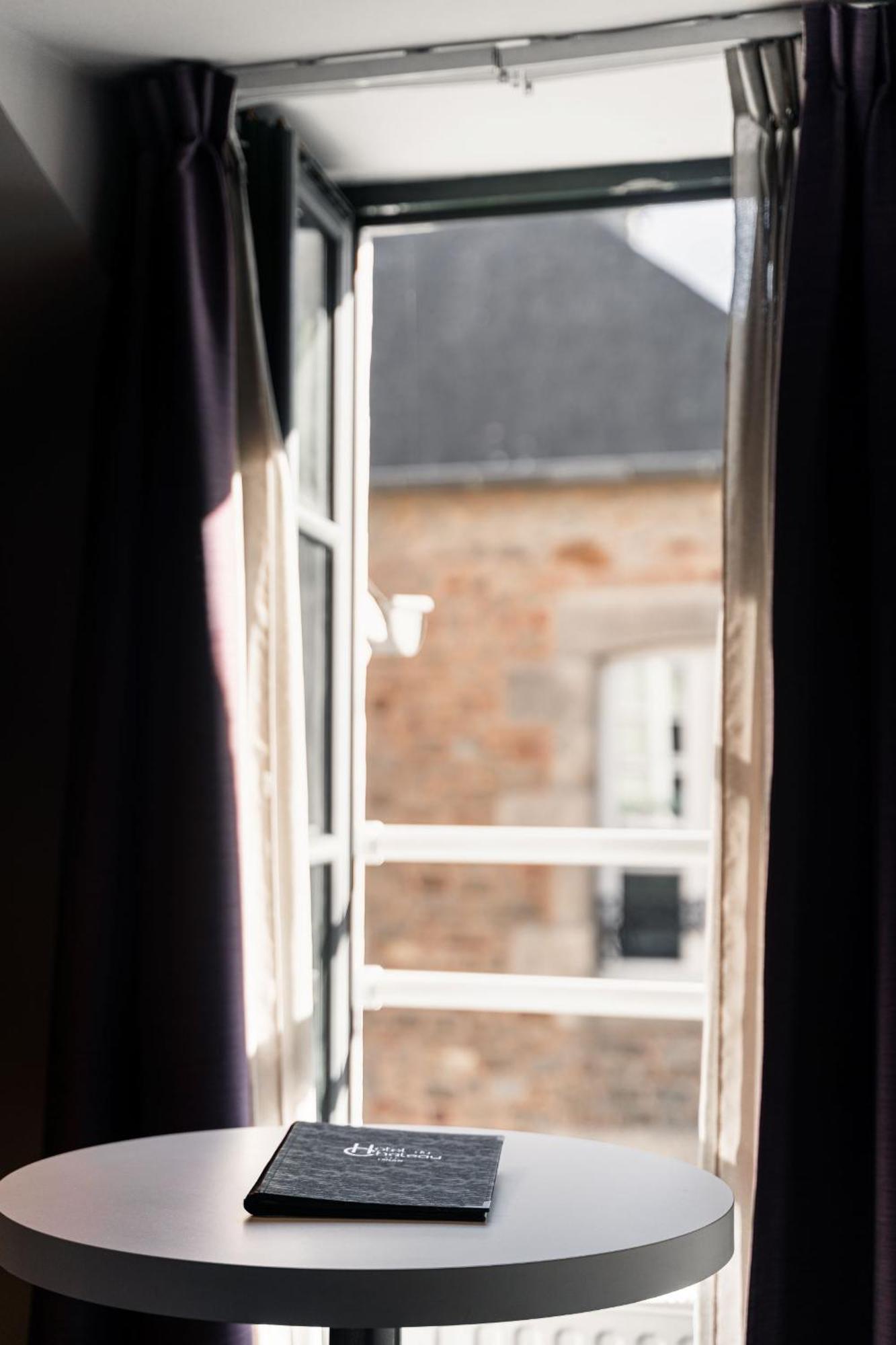 Hotel Du Chateau Dinan - Originals Boutique ภายนอก รูปภาพ